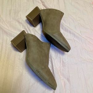 Slip On Pointed Toe Heel